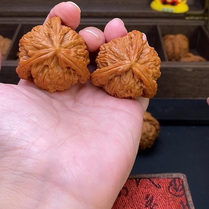 六***一把件文玩核桃白奔