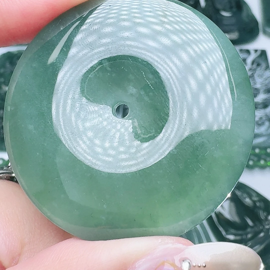 翡翠未镶嵌颈饰天然的A货翡翠多样性发其一