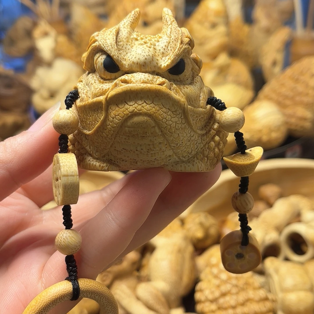 竹根雕一把抓金蟾