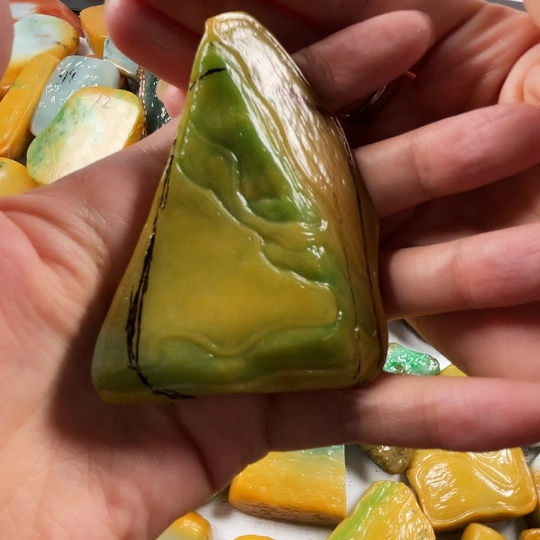 【闪购商品】定制翡翠未镶嵌小*鱼翡翠