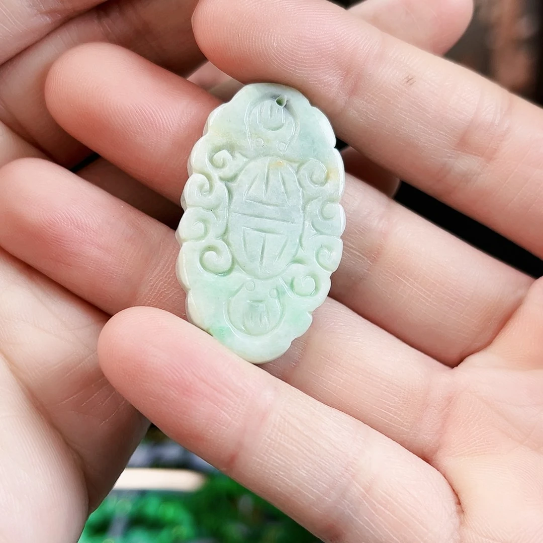 翡翠颈饰未镶嵌吊坠