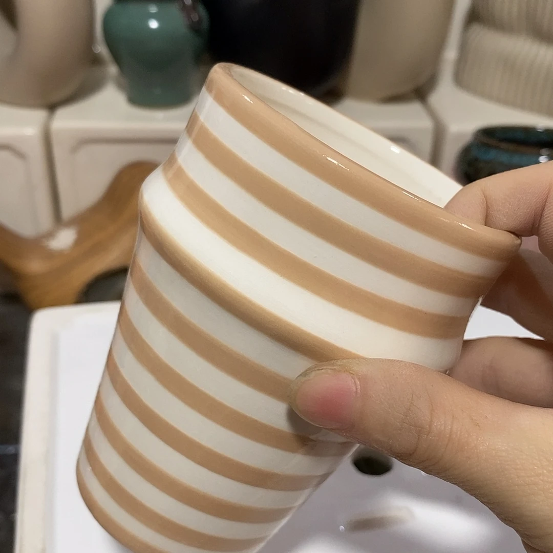 杯子陶盆有孔 瑕疵介意勿拍