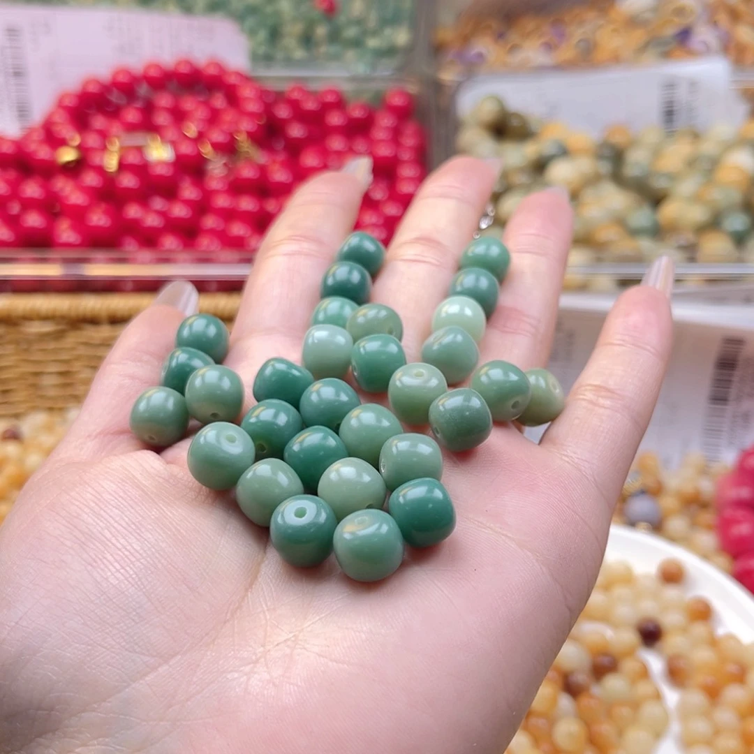 白玉菩提吊坠z10mm150颗。马尔代夫绿