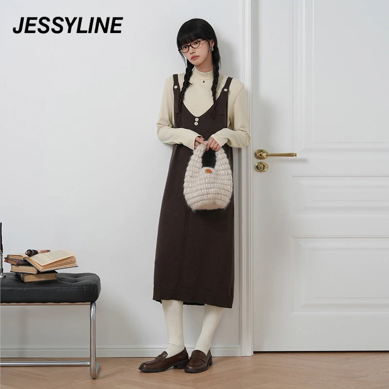 jessyline冬季新款女装 杰茜莱上衣背带连衣裙套装 444116158