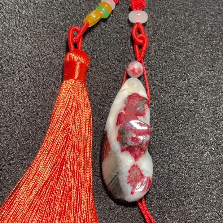 天然辰砂原石吊坠