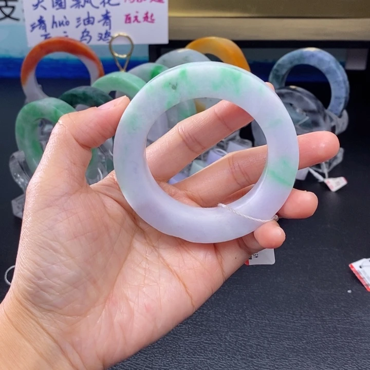 未镶嵌手镯定制翡翠