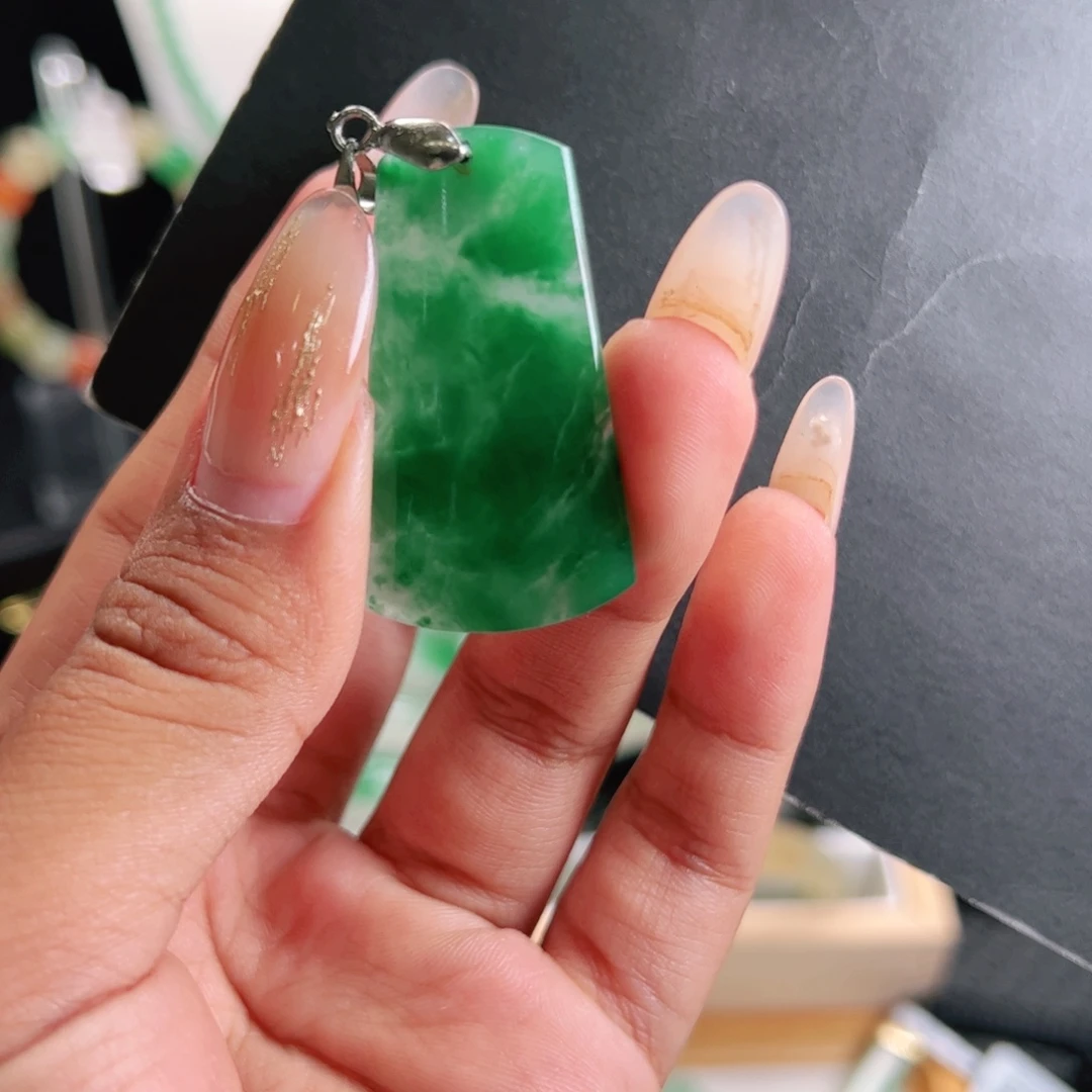 ****芋石英质玉未镶嵌吊坠(不含链)