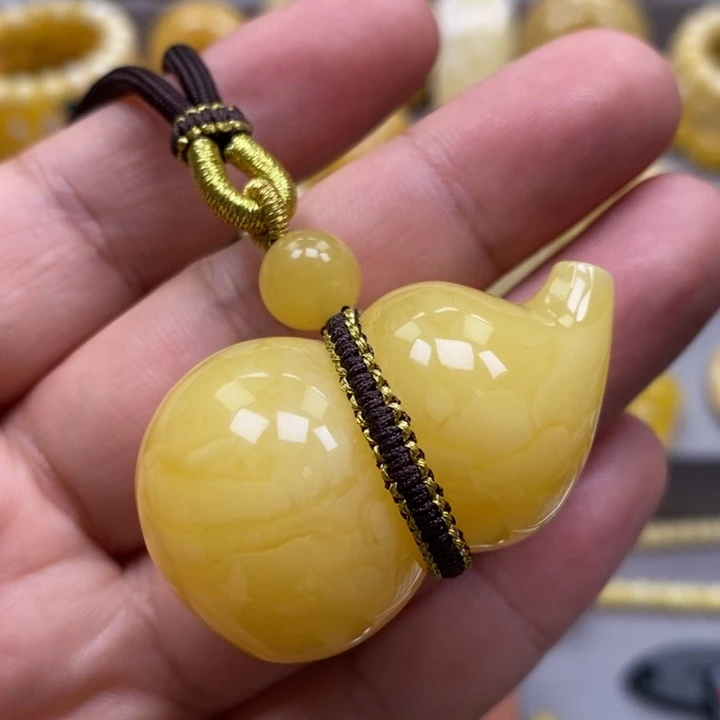 琥珀未镶嵌颈饰吊坠