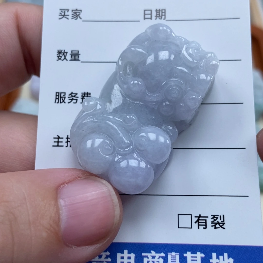 翡翠未镶嵌颈饰霸王