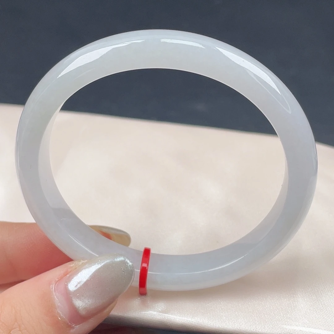 翡翠未镶嵌手镯55贵妃