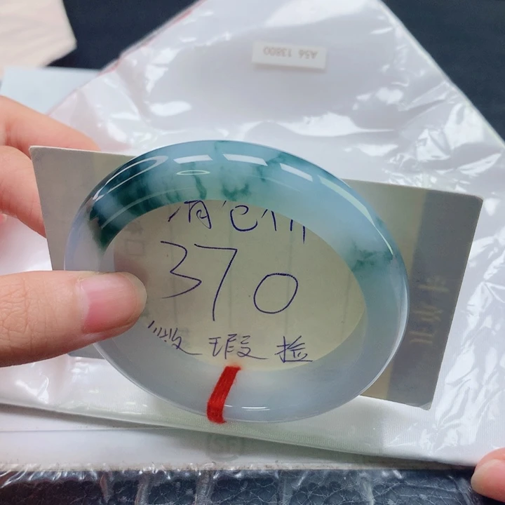 翡翠未镶嵌手镯圈口5556