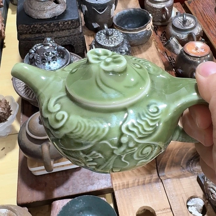 主人杯一个，瓷。。品茗瓷
