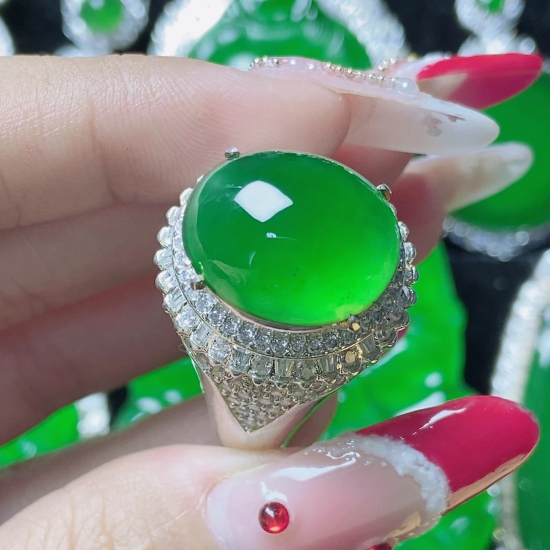 翡翠未镶嵌颈饰