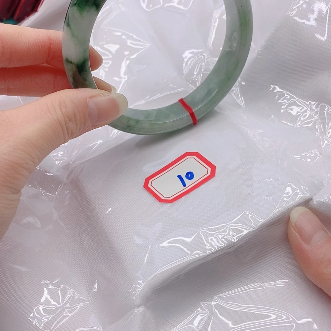 翡翠手镯未镶嵌星*10000000000