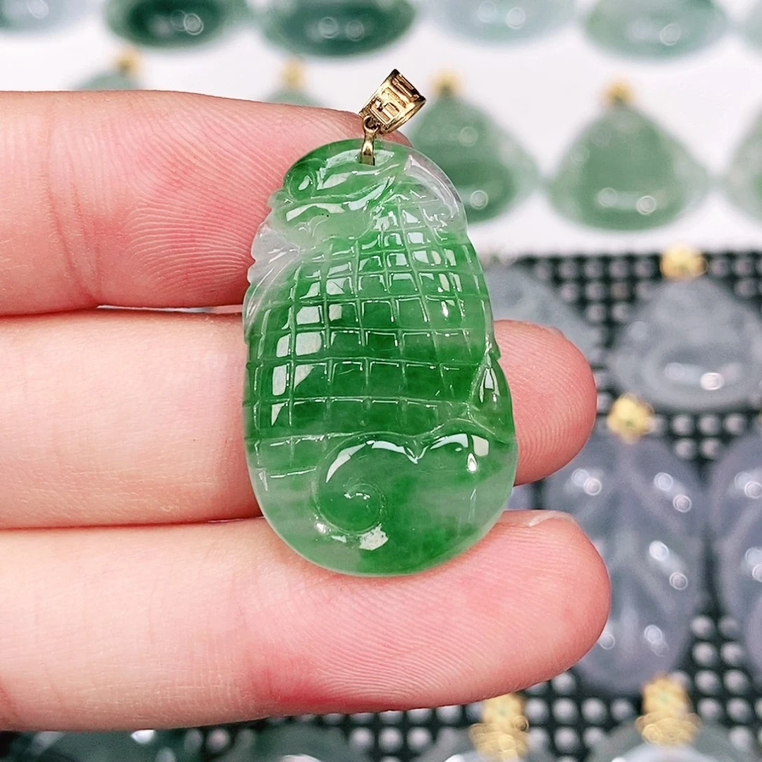翡翠18K金镶嵌颈饰