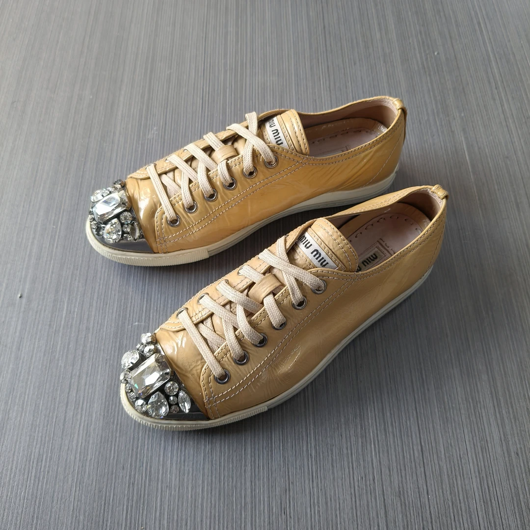 90新 MIU MIU/缪缪 36.5码/浅棕色 低帮时尚休闲百搭板鞋