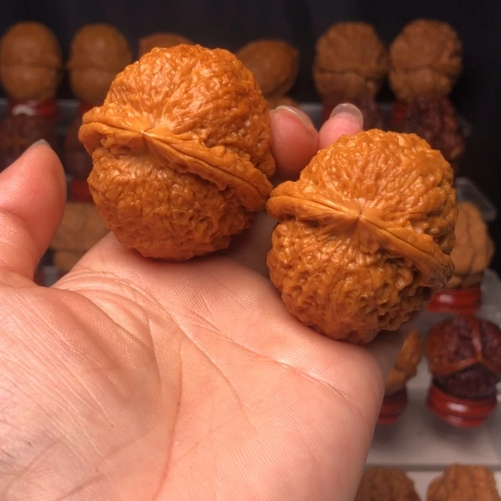 玄***同吊坠桃核121铁狮子