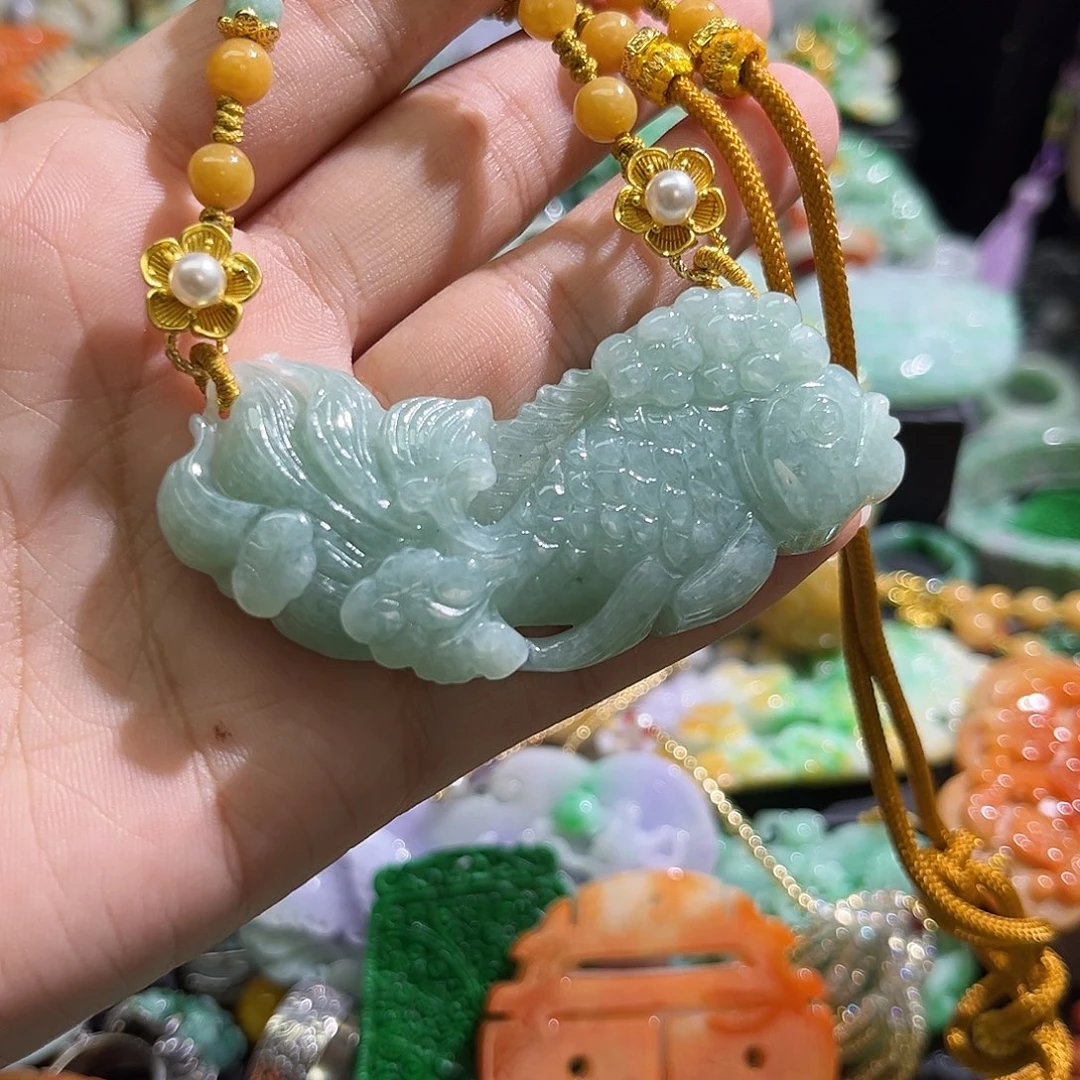 翡翠未镶嵌颈饰待编织