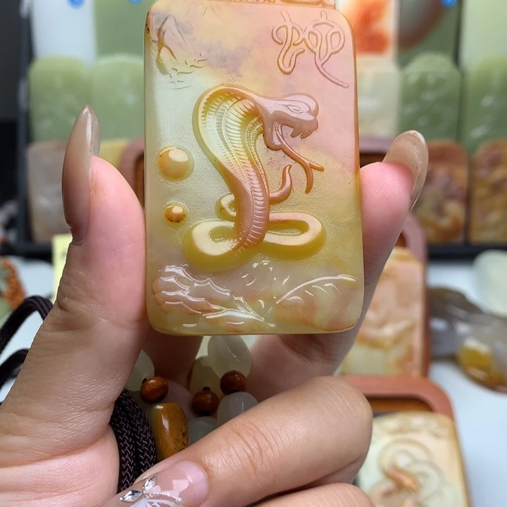 ?**?新疆昆仑山料子，
