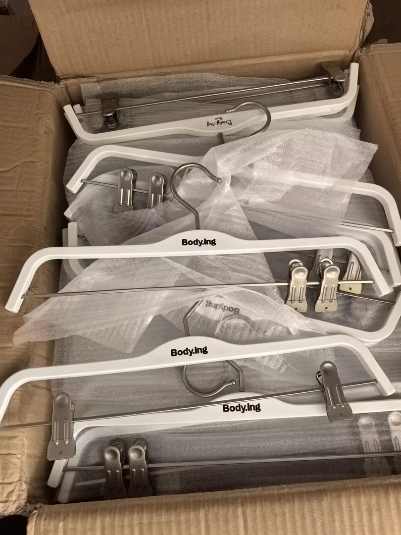 【瑕疵】白色防滑简约家用无痕衣架