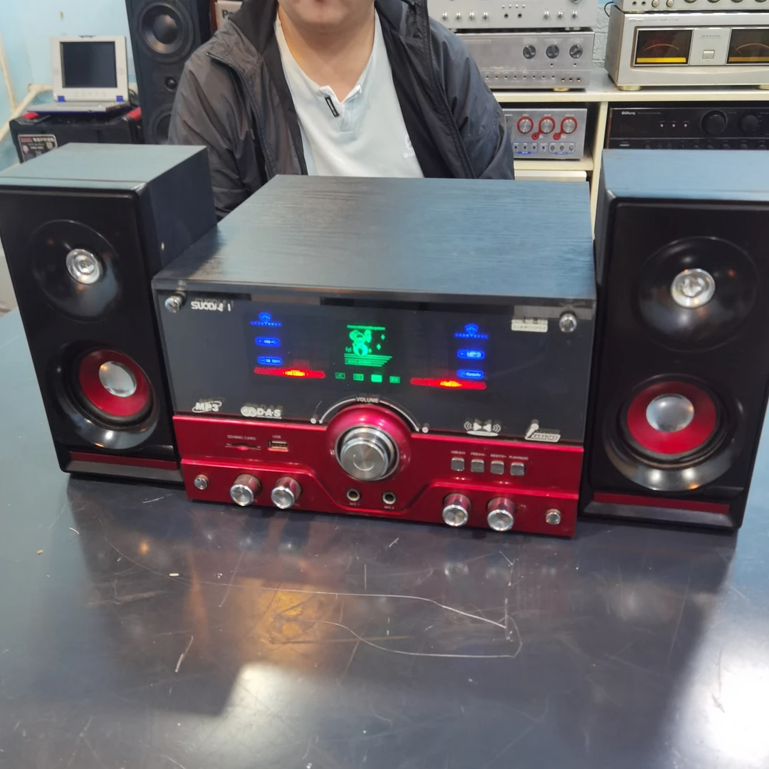 8新  电脑音响2.1，正常使用，顺丰包邮