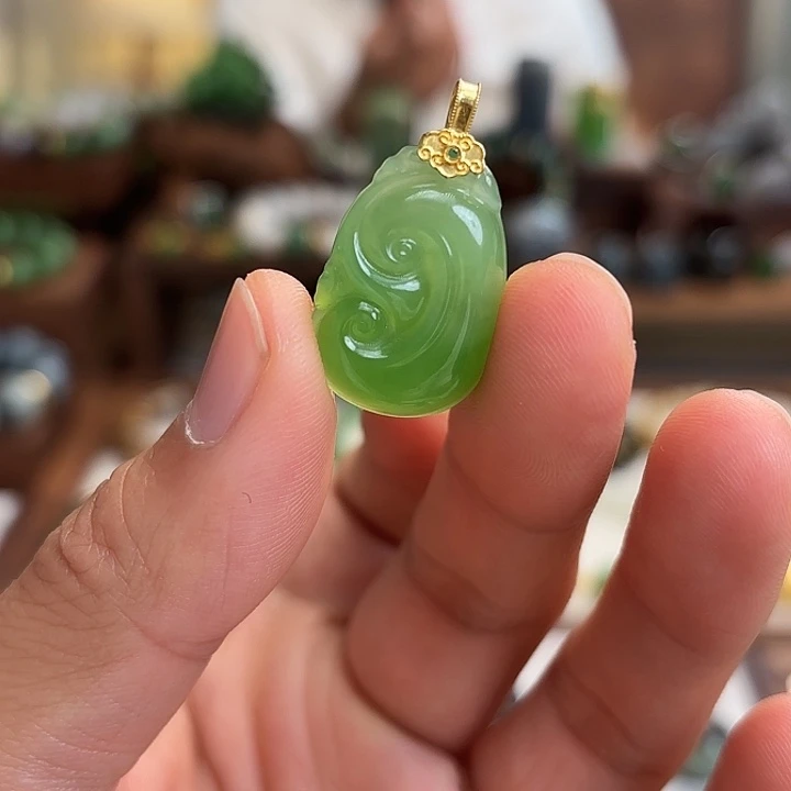 和田玉（碧玉）18K金镶嵌手链苹果绿如意