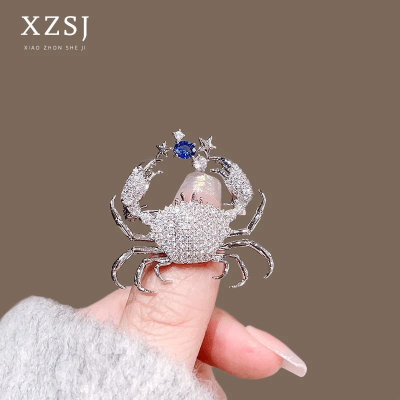 铜锆石胸针 小众高档螃蟹胸针女时尚创意个性别针胸花外套配饰