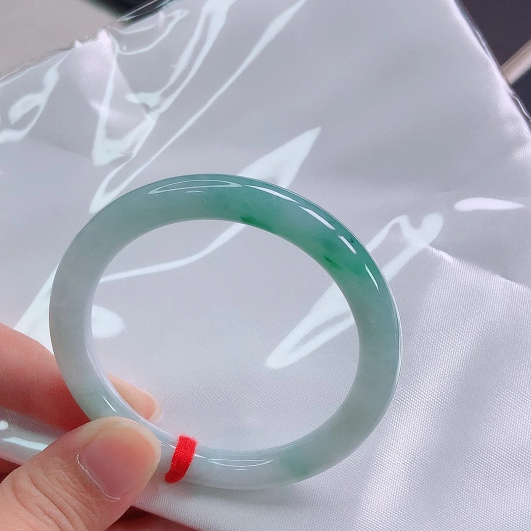 翡翠手镯未镶嵌52圆条