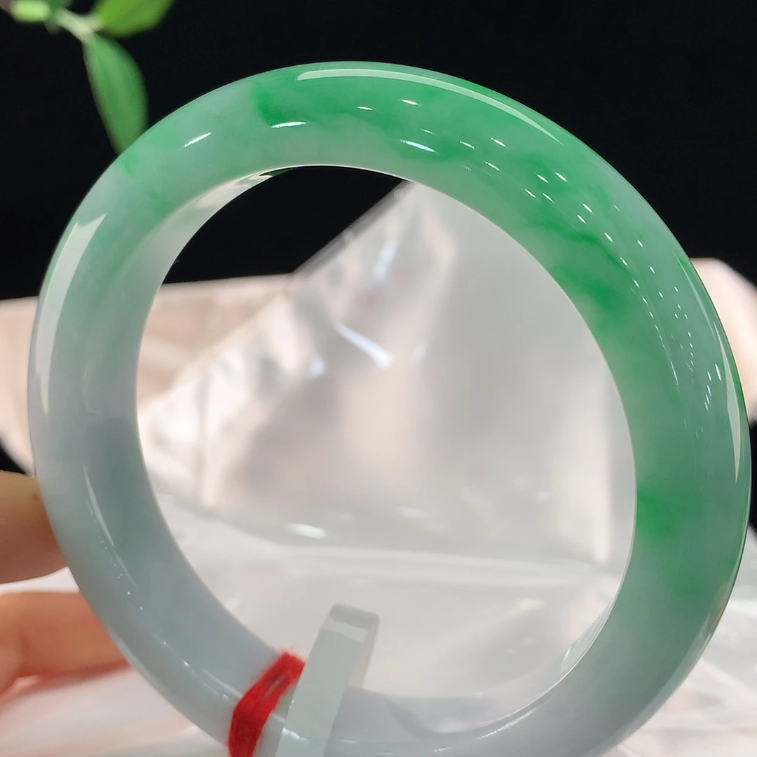 翡翠未镶嵌手镯0240