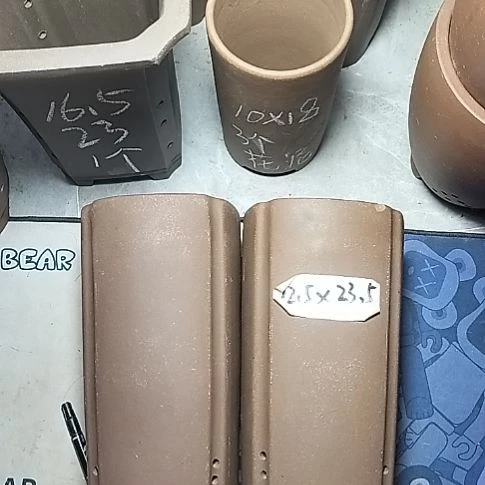 四方签筒两个花盆