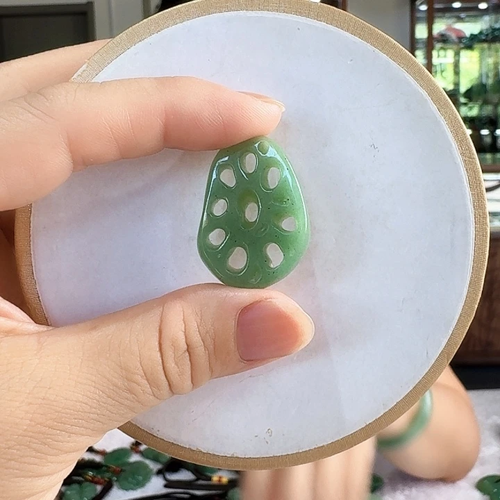 密玉（石英质玉）未镶嵌颈饰