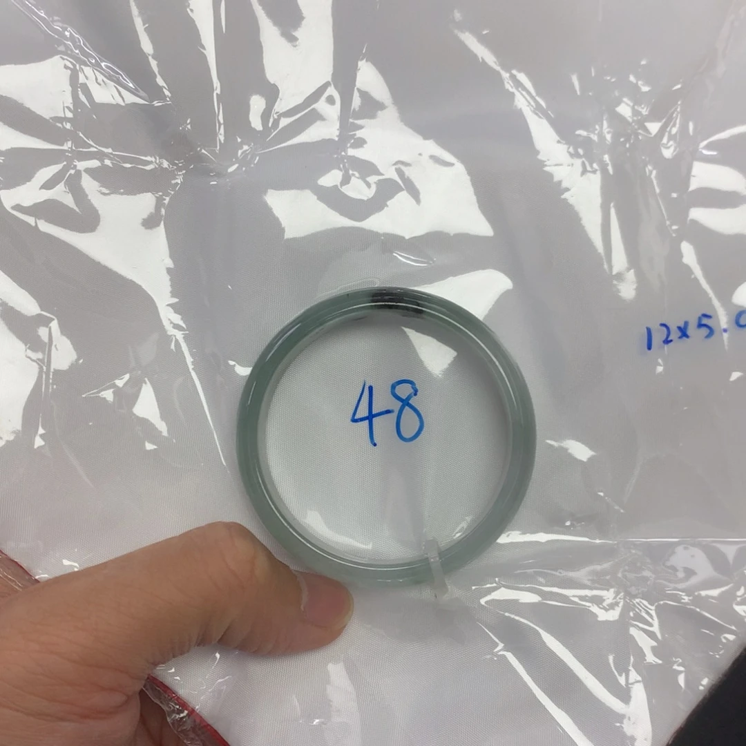 翡翠未镶嵌手镯48