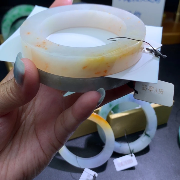 陈***茄未镶嵌翡翠手镯定制翡翠