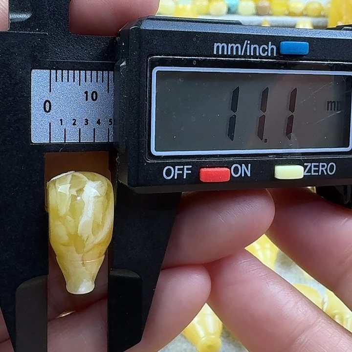 蜜蜡未镶嵌裸石26杂
