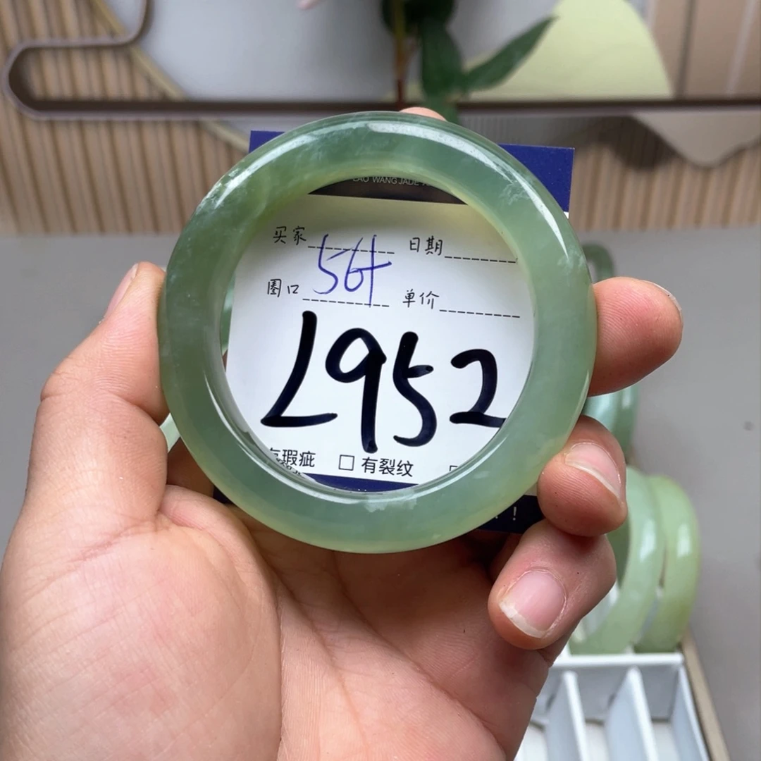 岫玉手镯手镯未镶嵌