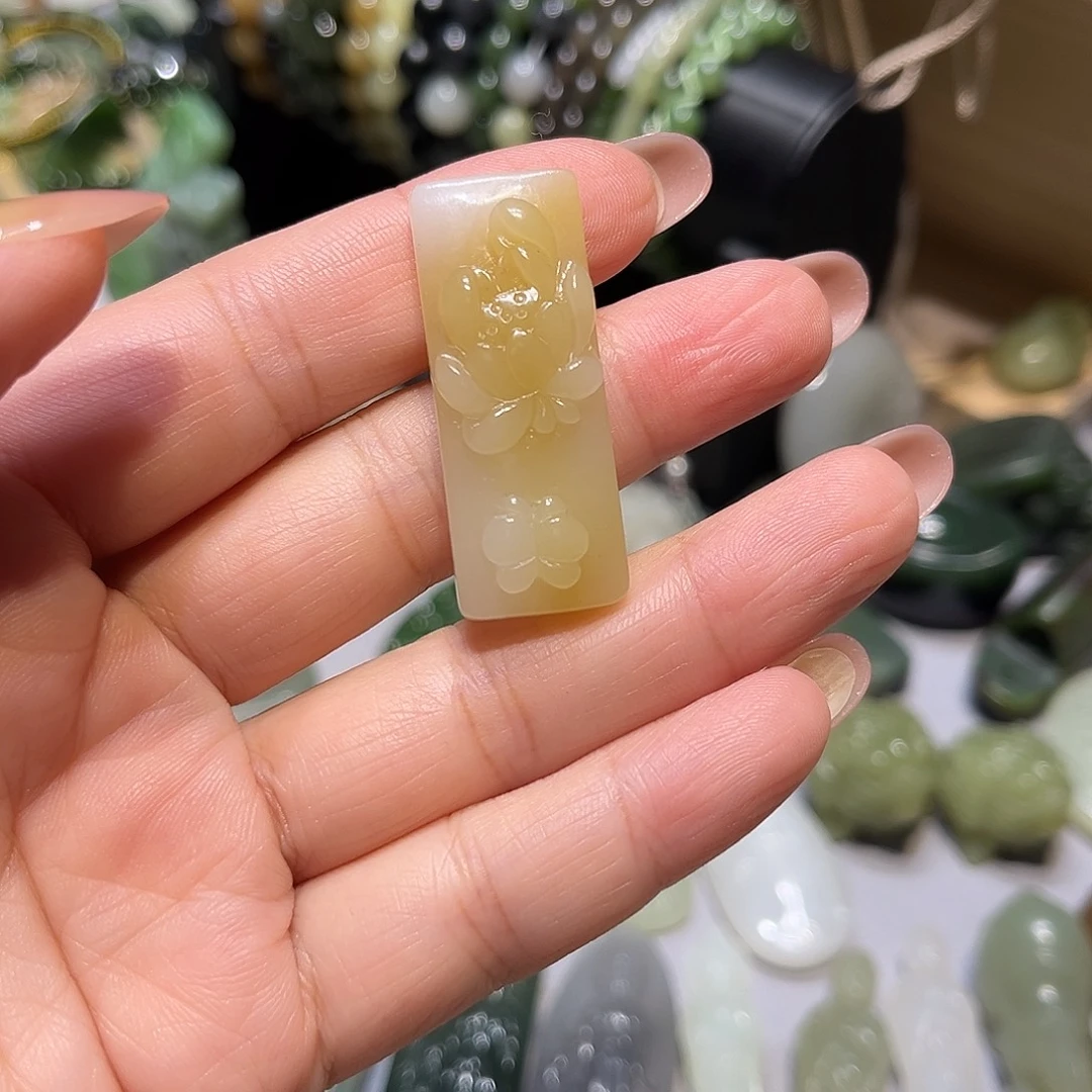 和田玉（糖玉）未镶嵌颈饰