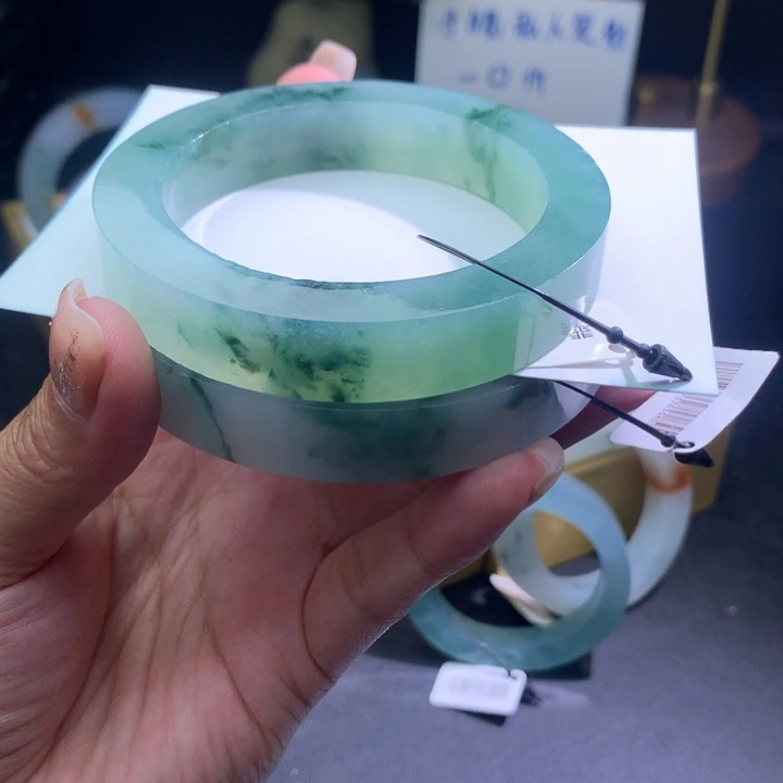 定制翡翠翡翠手镯未镶嵌