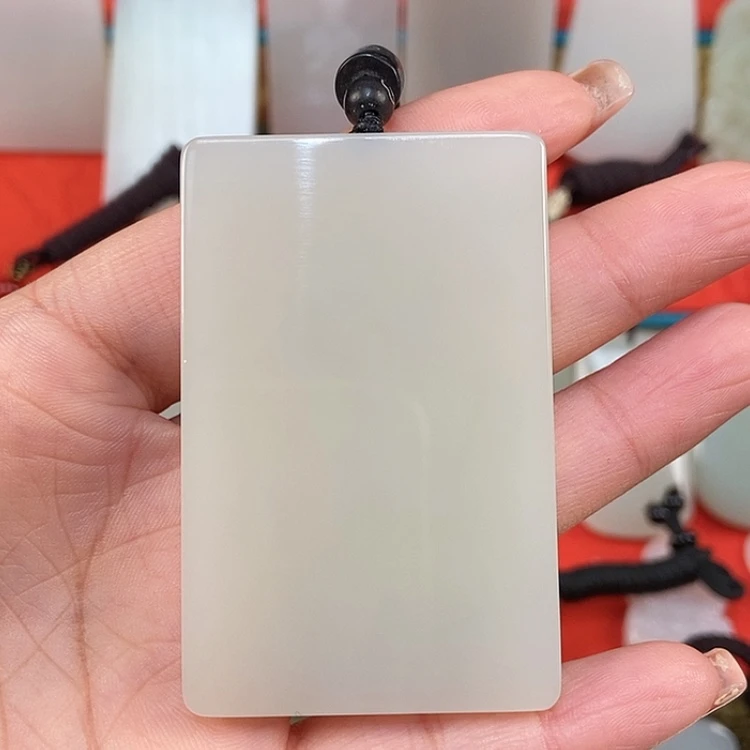 【闪购商品】颈饰未镶嵌和田玉人*海