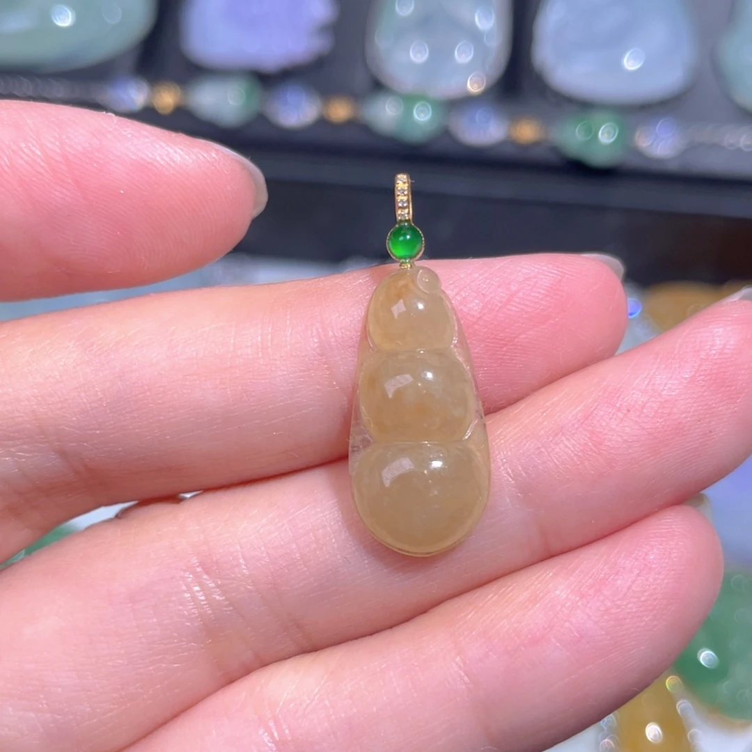 颈饰18K金镶嵌翡翠翡翠