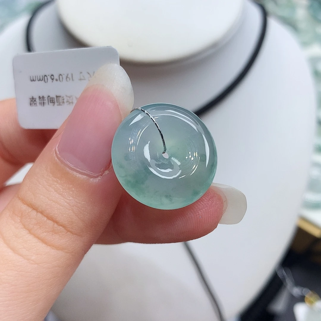 翡翠未镶嵌胸饰翡翠58，19/6