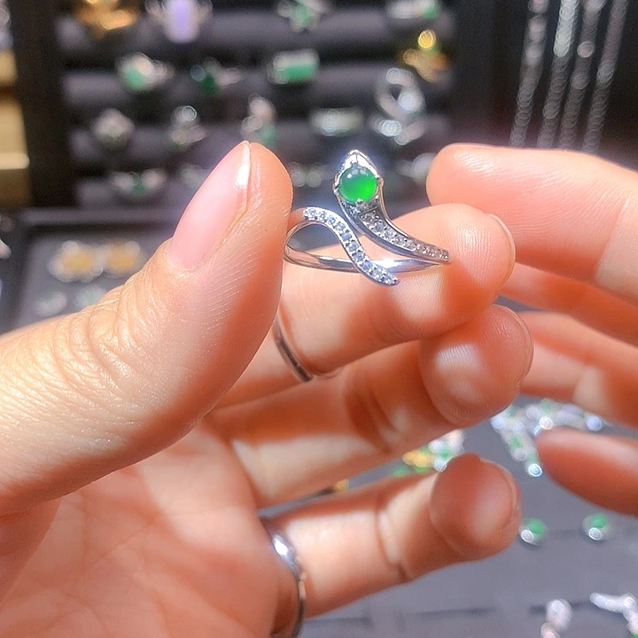 翡翠戒指银S925镶嵌戒指