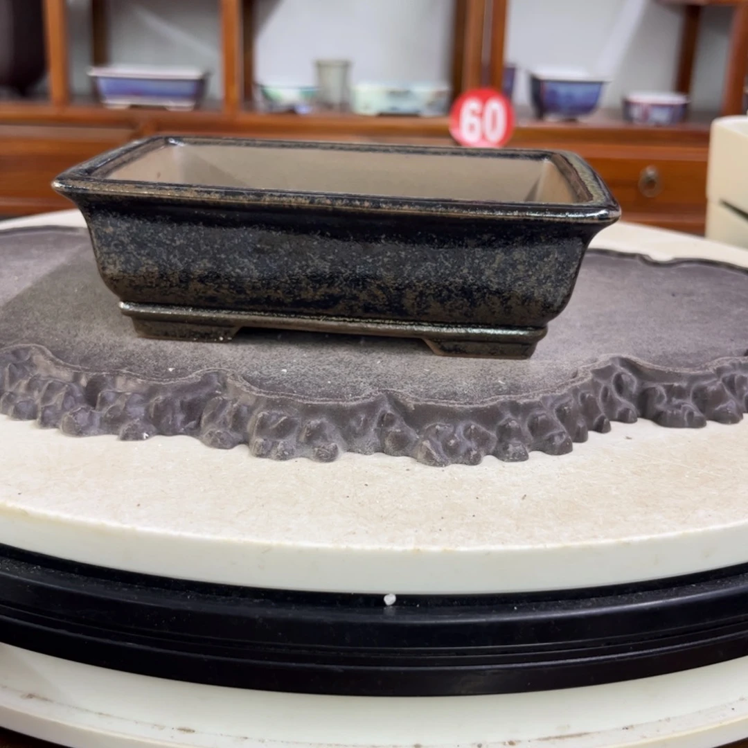 紫砂花盆瑕疵5-17/12。。。