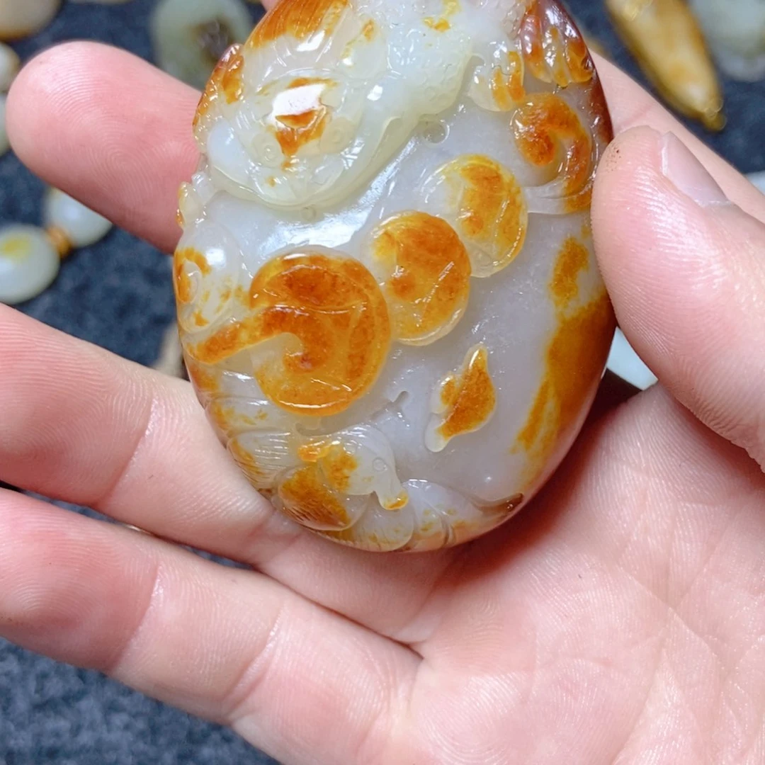 白玉菩提吊坠收藏