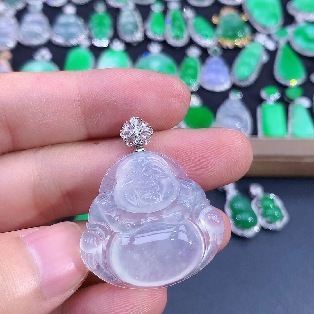 颈饰18K金镶嵌翡翠