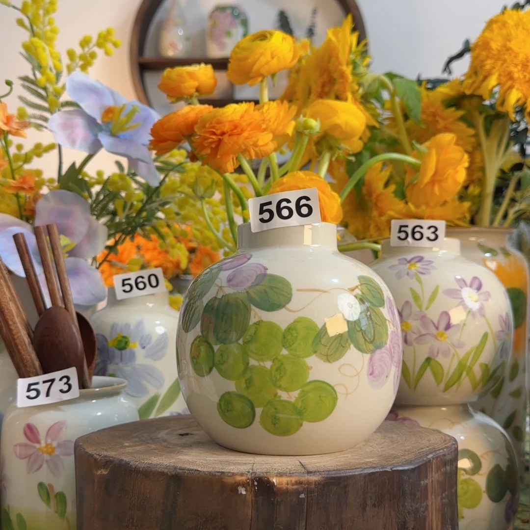 摆件景德镇陶瓷手绘原创小花瓶摆件无孔