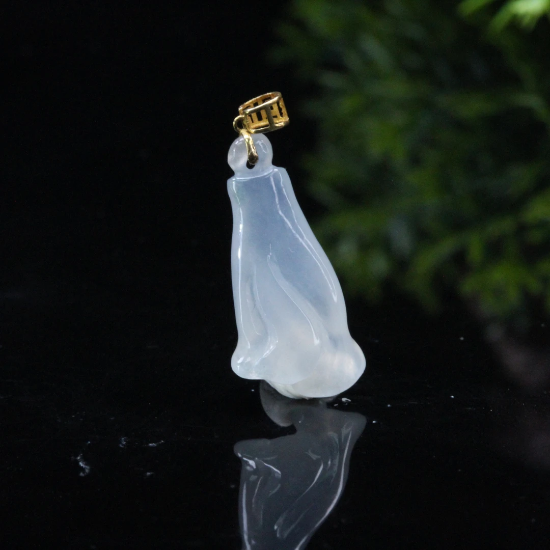 天然缅甸翡翠A货18K金镶白冰馨香永伴玉兰花吊坠/1226210/拍卖