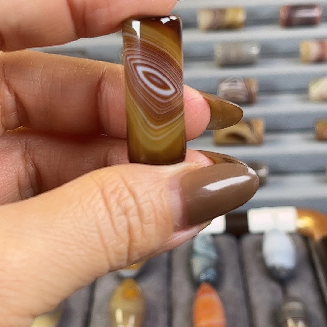 渡***年玛瑙/玉髓合金颈饰
