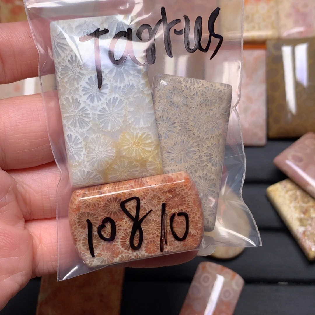 T***s硅化玉未镶嵌吊坠无事牌手排平安扣