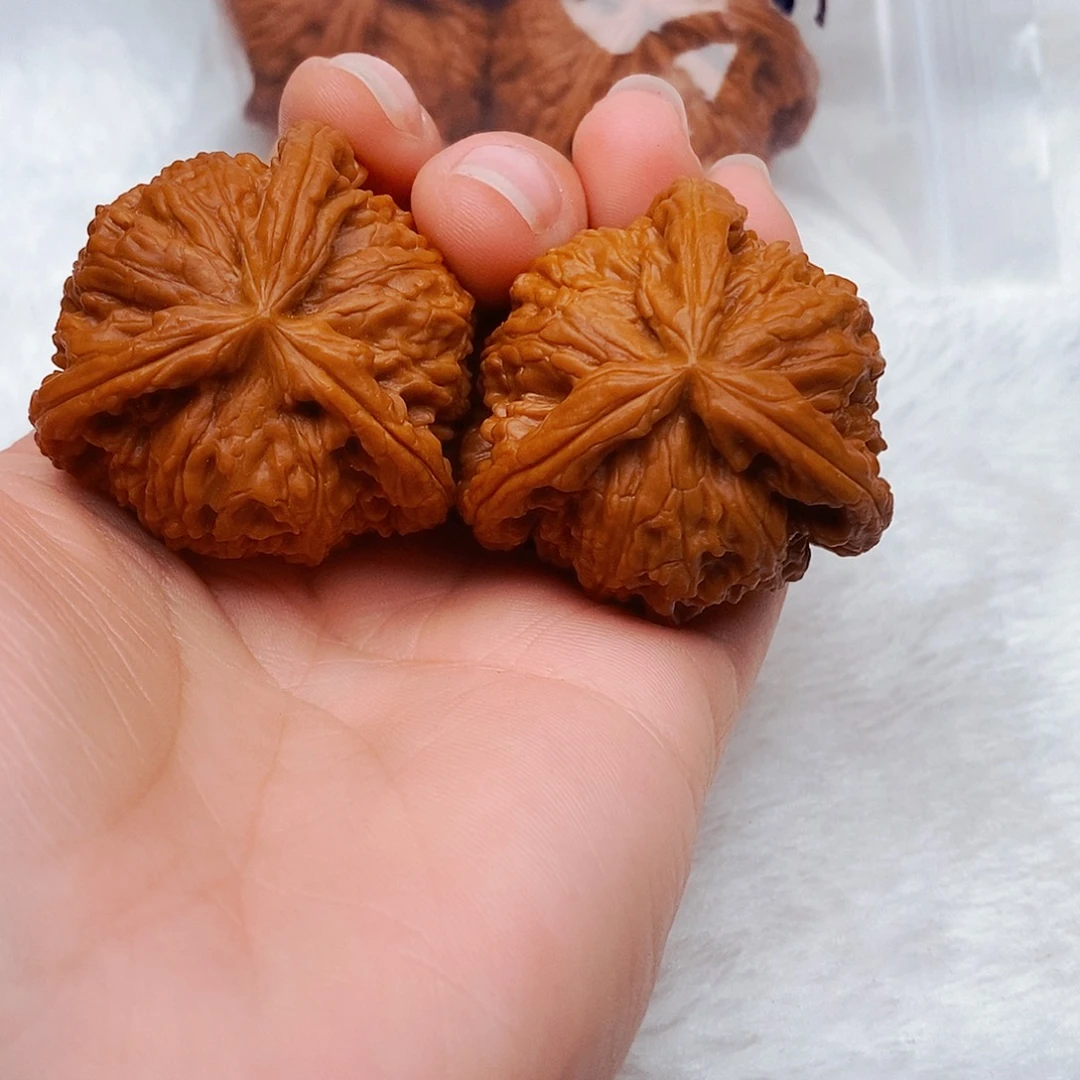 轨***迹吊坠文玩核桃三棱
