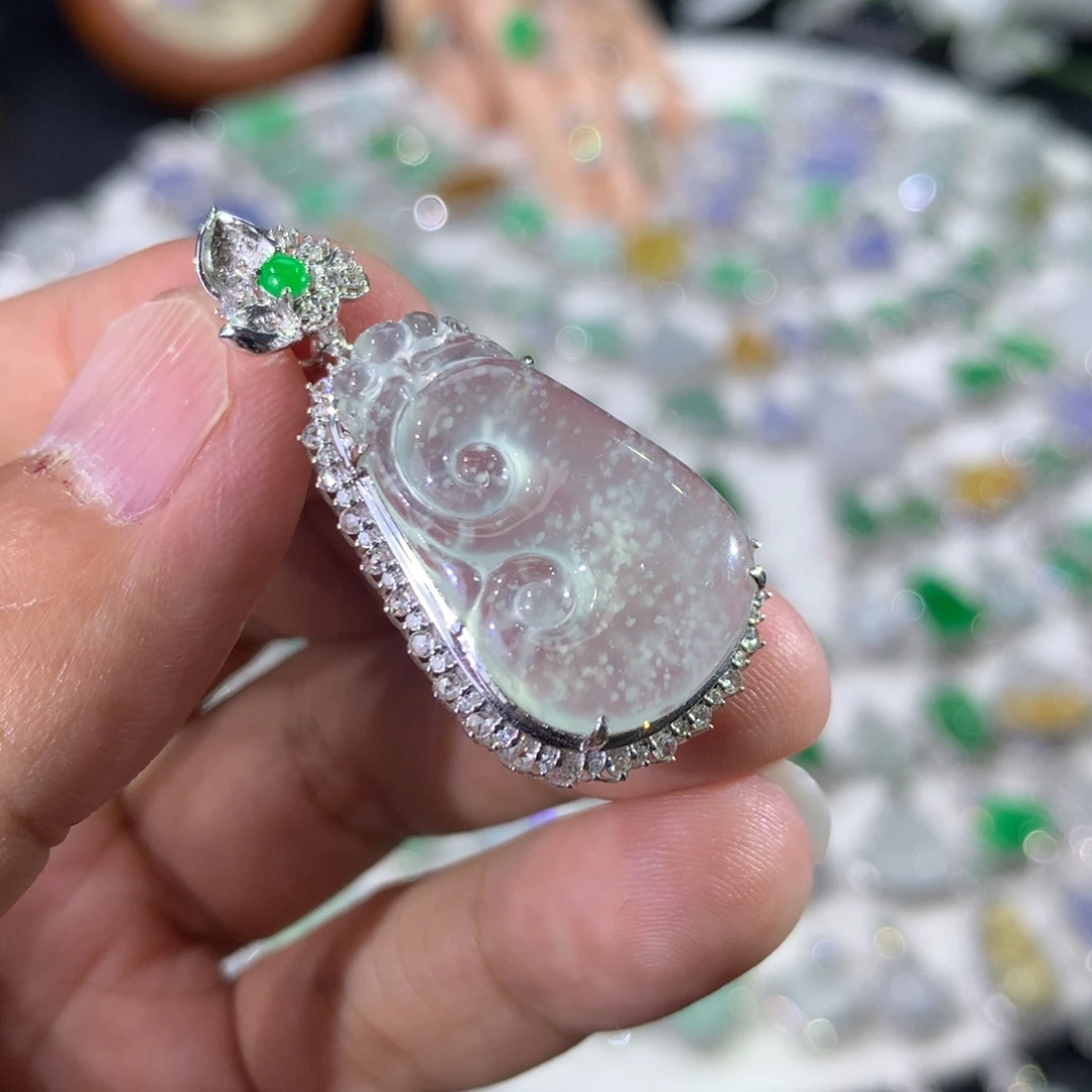 吊坠(不含链)18K金镶嵌翡翠